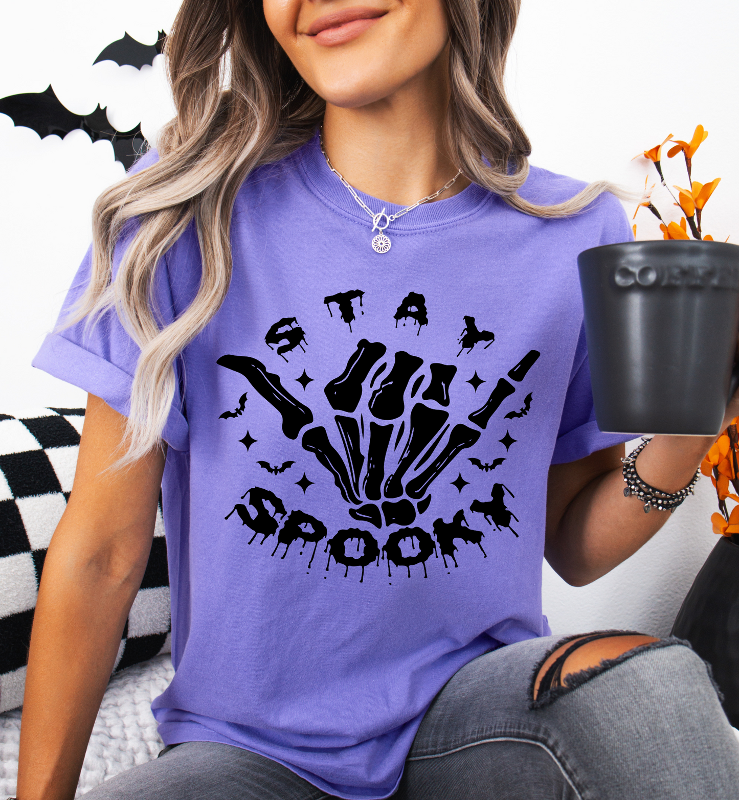 STAY SPOOKY SKELLIE GRAPHIC TEE
