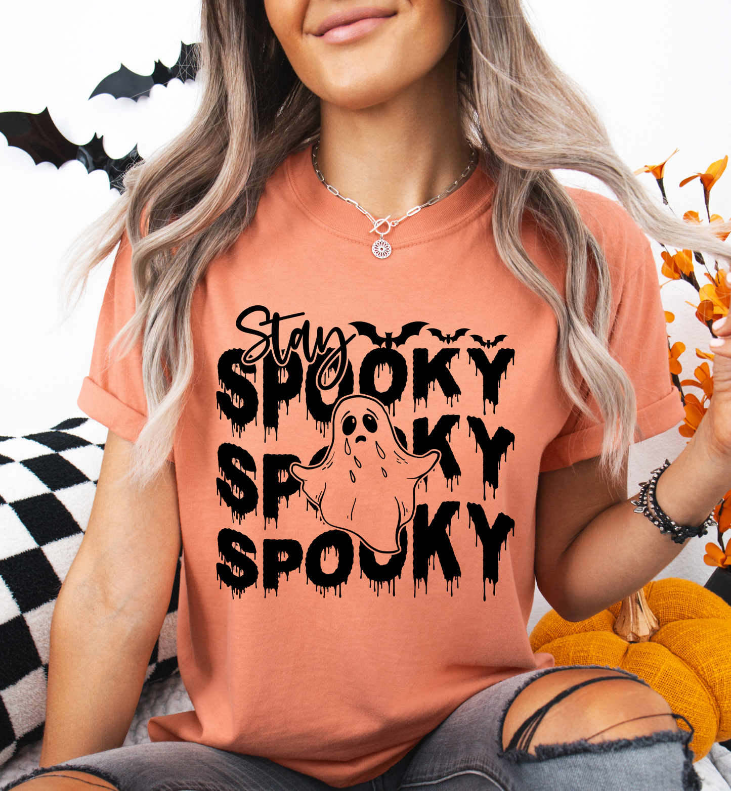 STAY SPOOKY GRAPHIC TEE