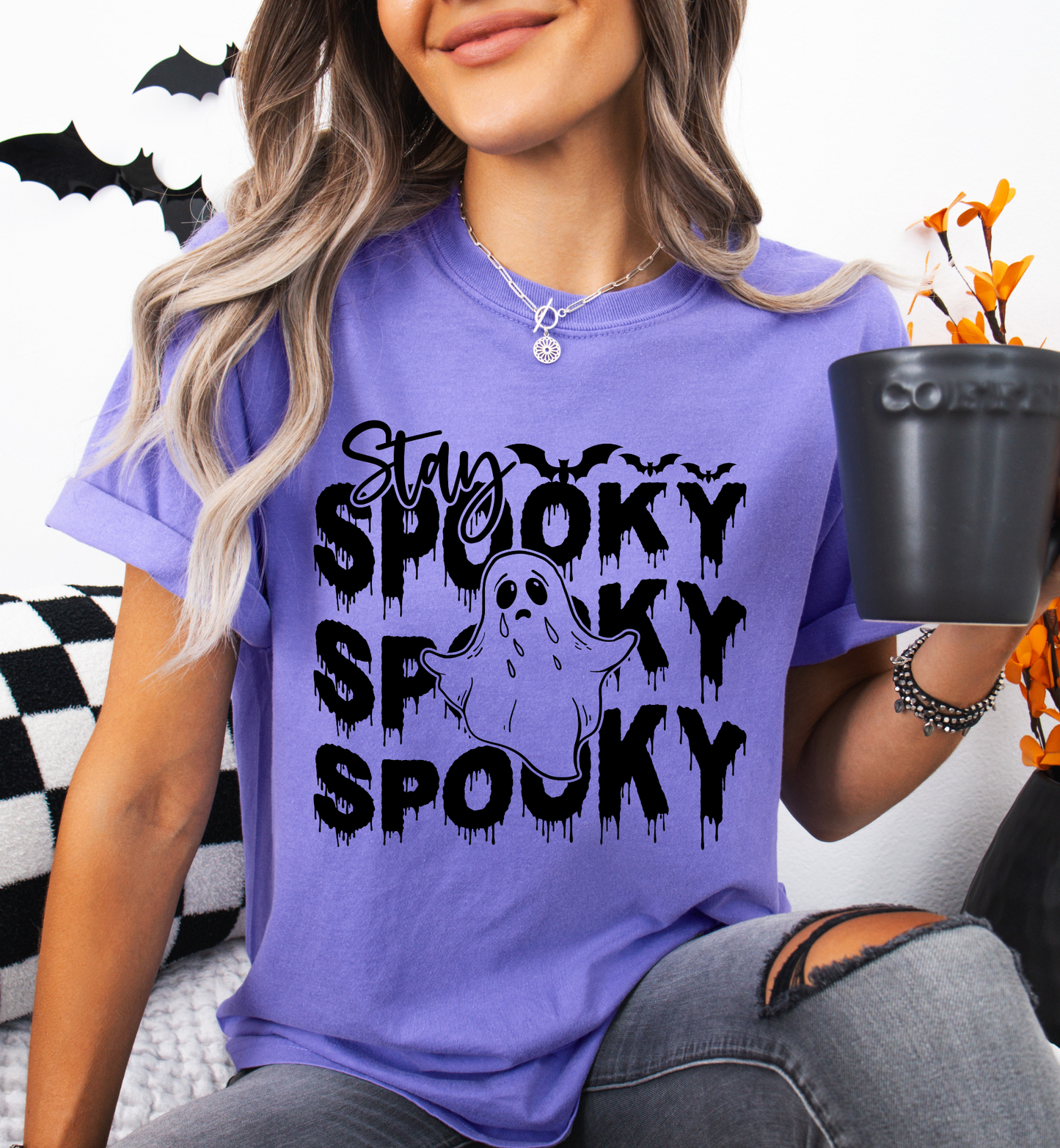 STAY SPOOKY GRAPHIC TEE