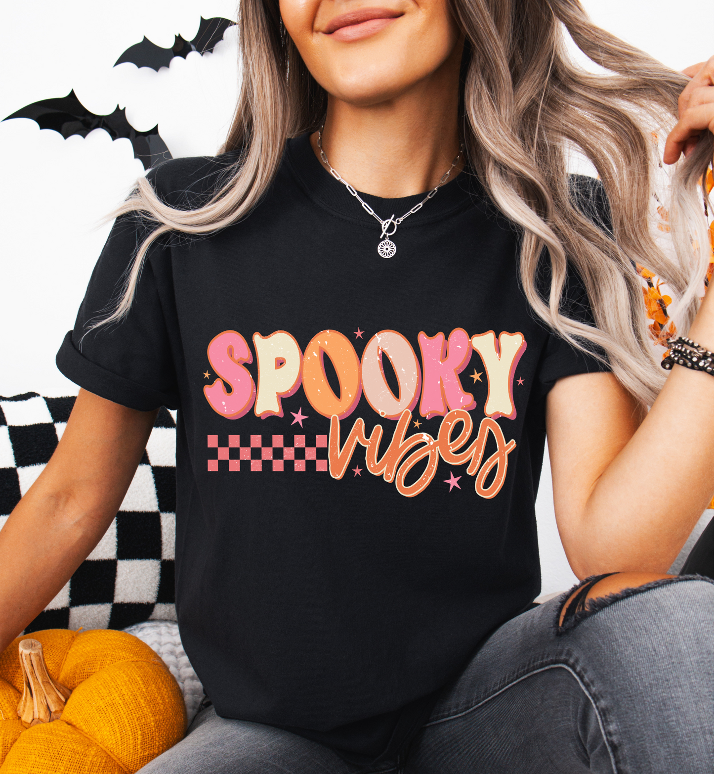 SPOOKY VIBES GRAPHIC TEE