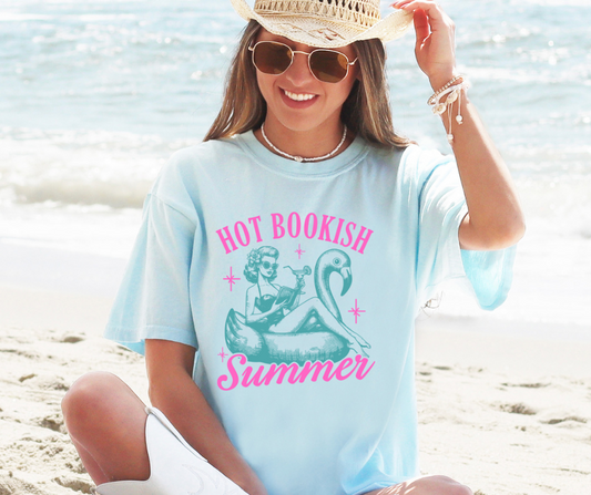 HOT BOOKISH SUMMER GRAPHIC TEE