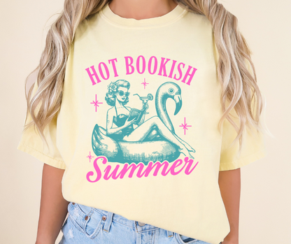 HOT BOOKISH SUMMER GRAPHIC TEE