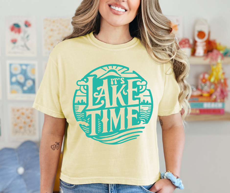 LAKE TIME GRAPHIC TEE