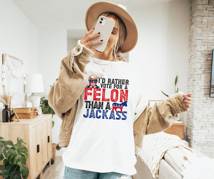 VOTE FOR A FELON DISTRESSED GRAPHIC TEE