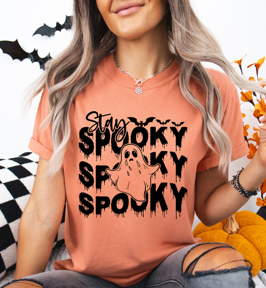 STAY SPOOKY GRAPHIC TEE