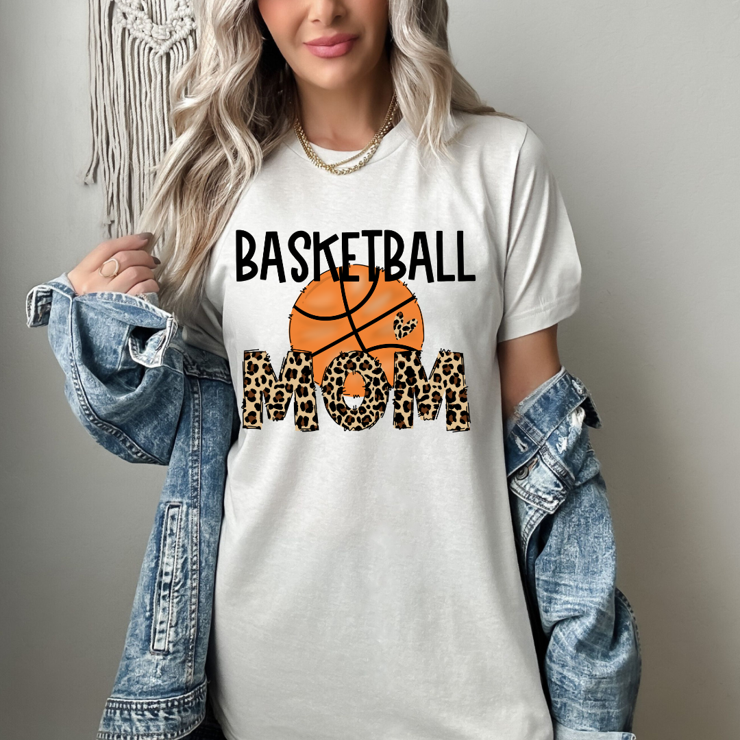 BASKETBALL MOM GRAPHIC TEE