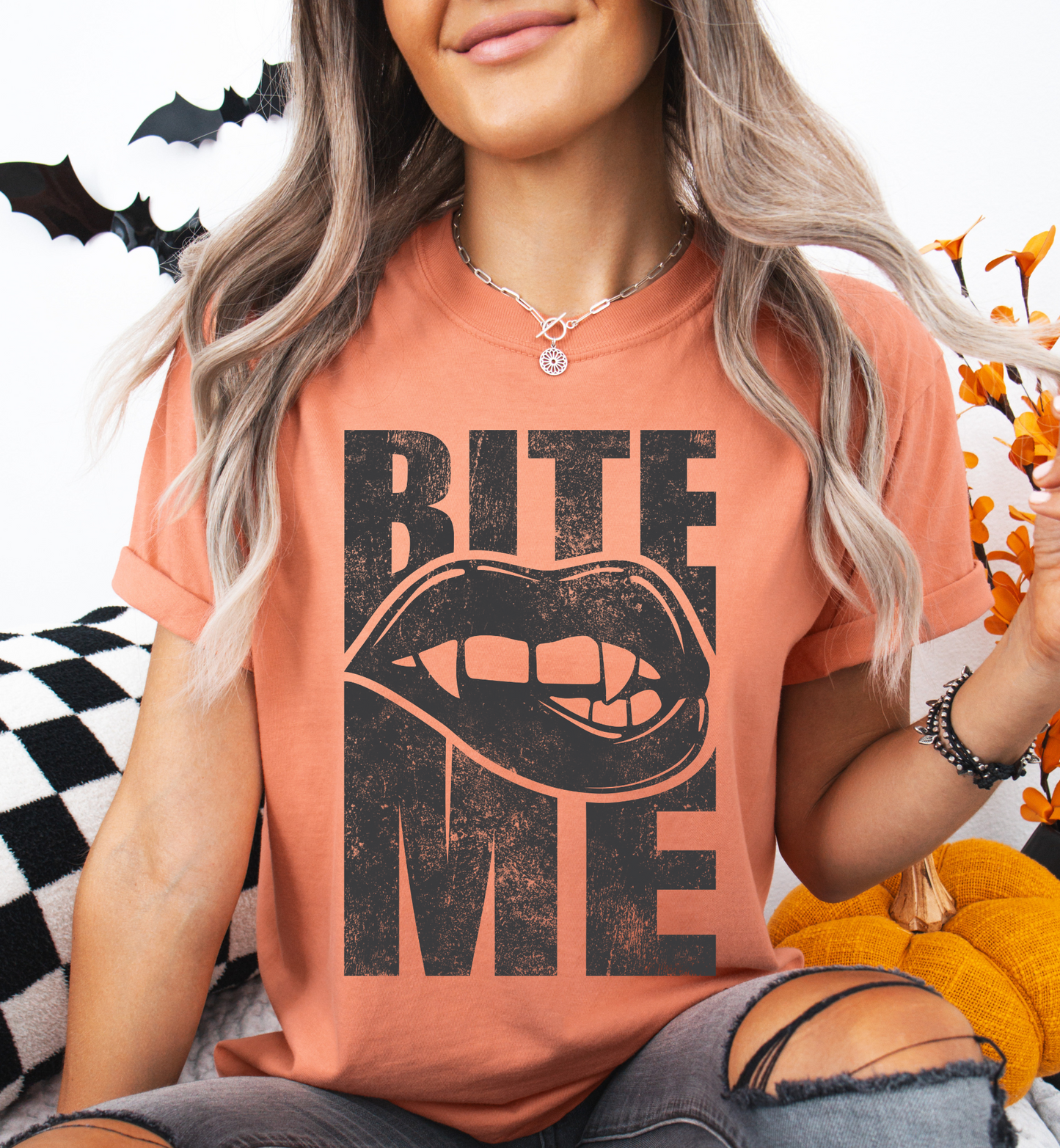 BITE ME GRAPHIC TEE