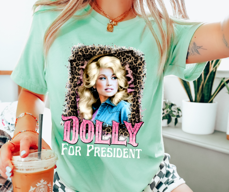 DOLLY FOR PRESIDENT GRAPHIC TEE