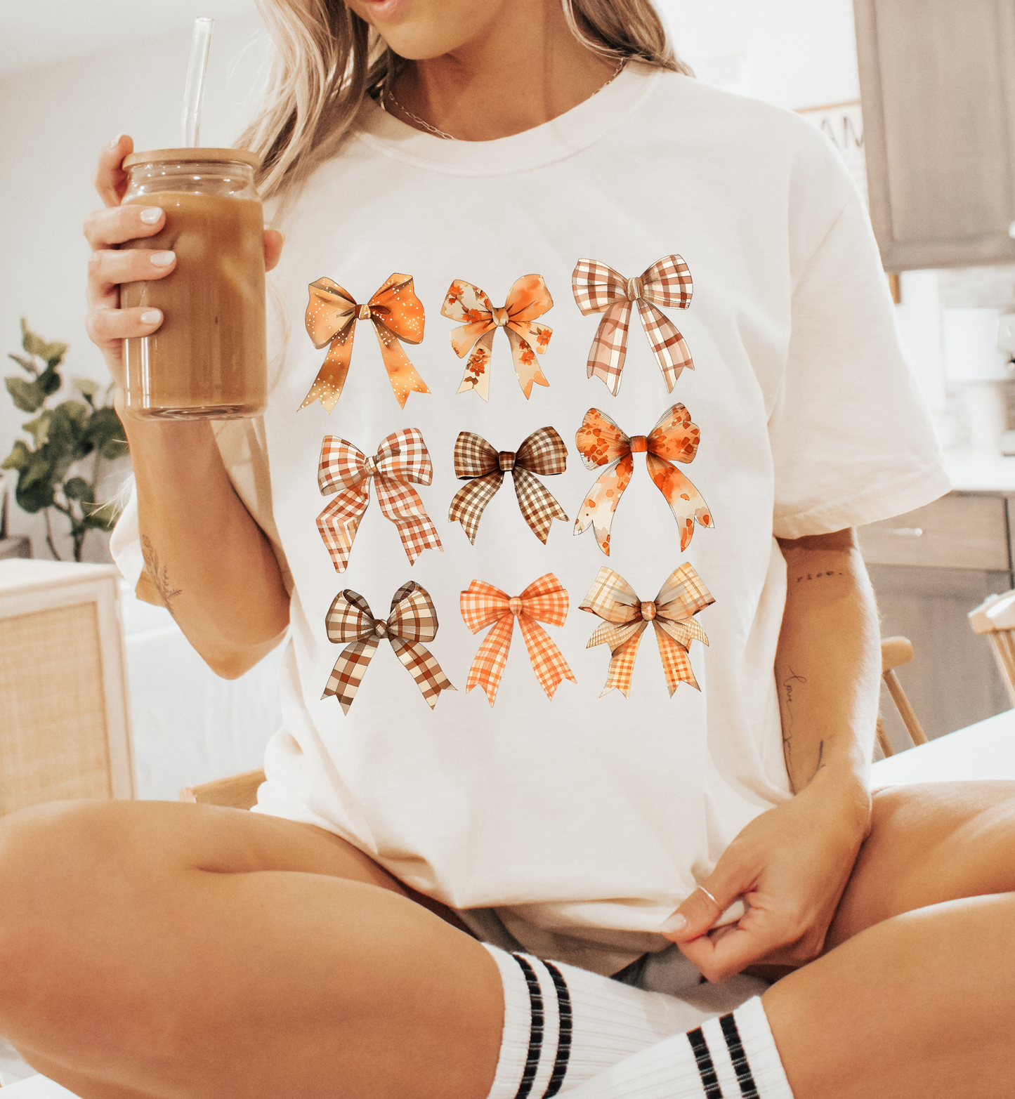 FALL BOW COQUETTE GRAPHIC TEE