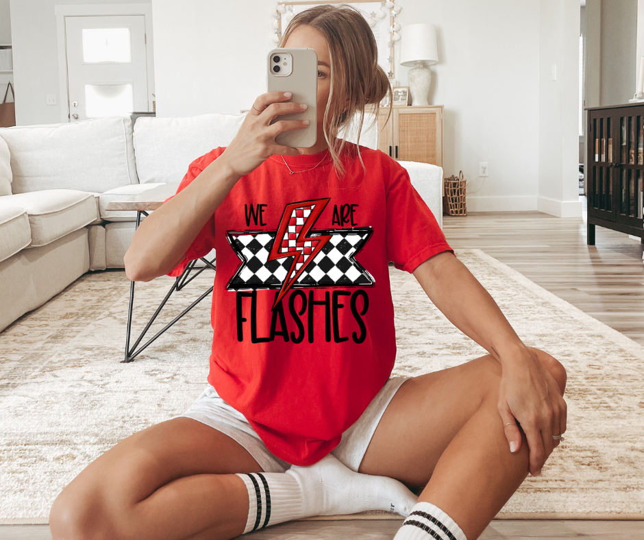 WE ARE FLASHES GRAPHIC TEE