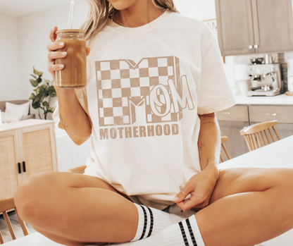 MOTHERHOOD GRAPHIC TEE