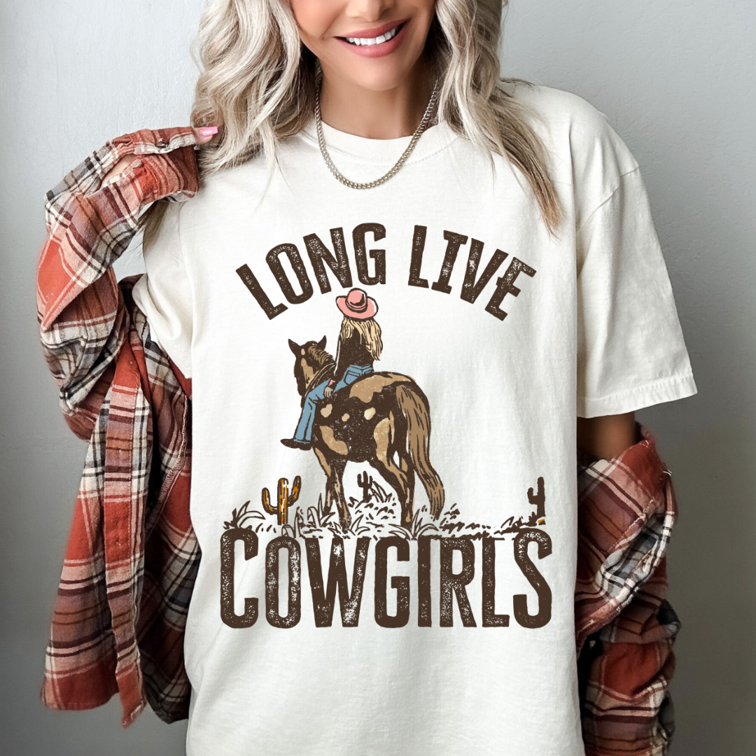 LONG LIVE COWGIRLS GRAPHIC TEE