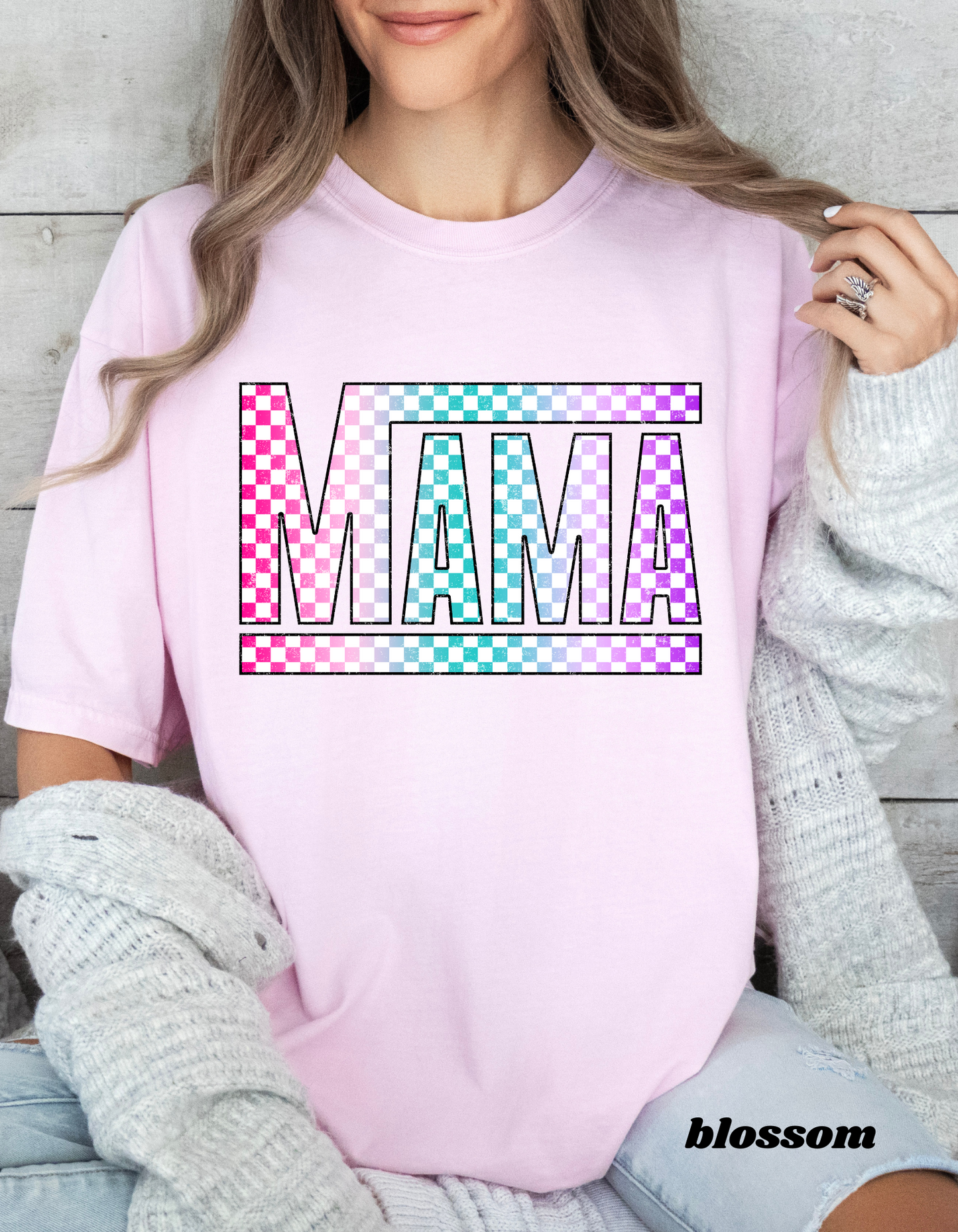 MAMA COLORFUL CHECKERED GRAPHIC TEE