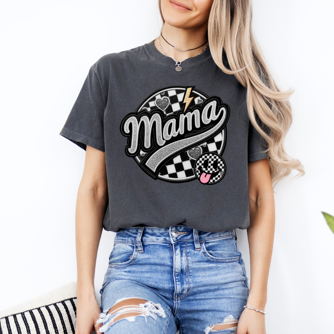 MAMA CHECKERED ROUND GRAPHIC TEE