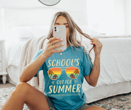 SCHOOLS OUT FOR SUMMER GRAPHIC TEE