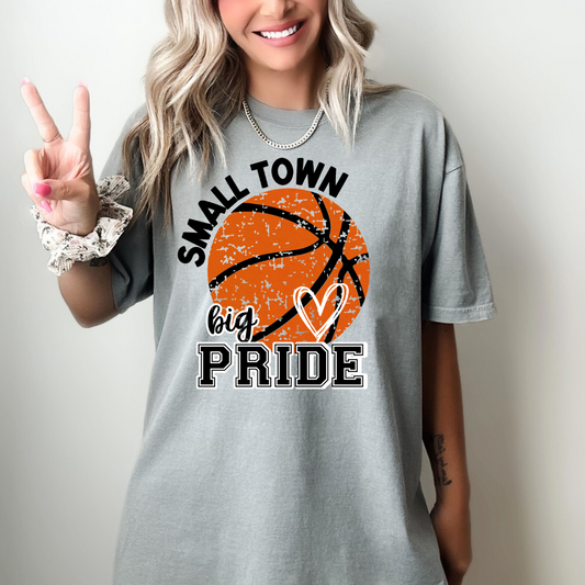 SMALL TOWN BIG PRIDE BASEKETBALL GRAPHIC TEE