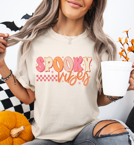 SPOOKY VIBES GRAPHIC TEE