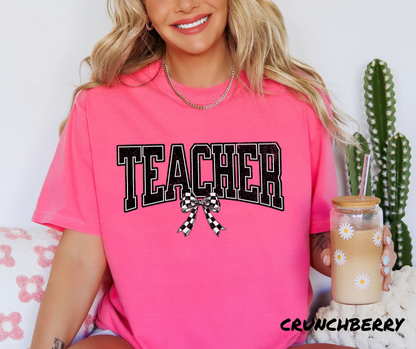 TEACHER CHECKERED BOW GRAPHIC TEE