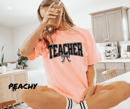 TEACHER CHECKERED BOW GRAPHIC TEE