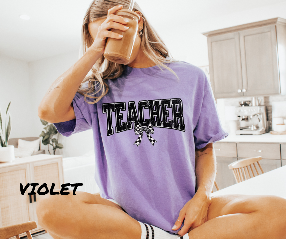 TEACHER CHECKERED BOW GRAPHIC TEE