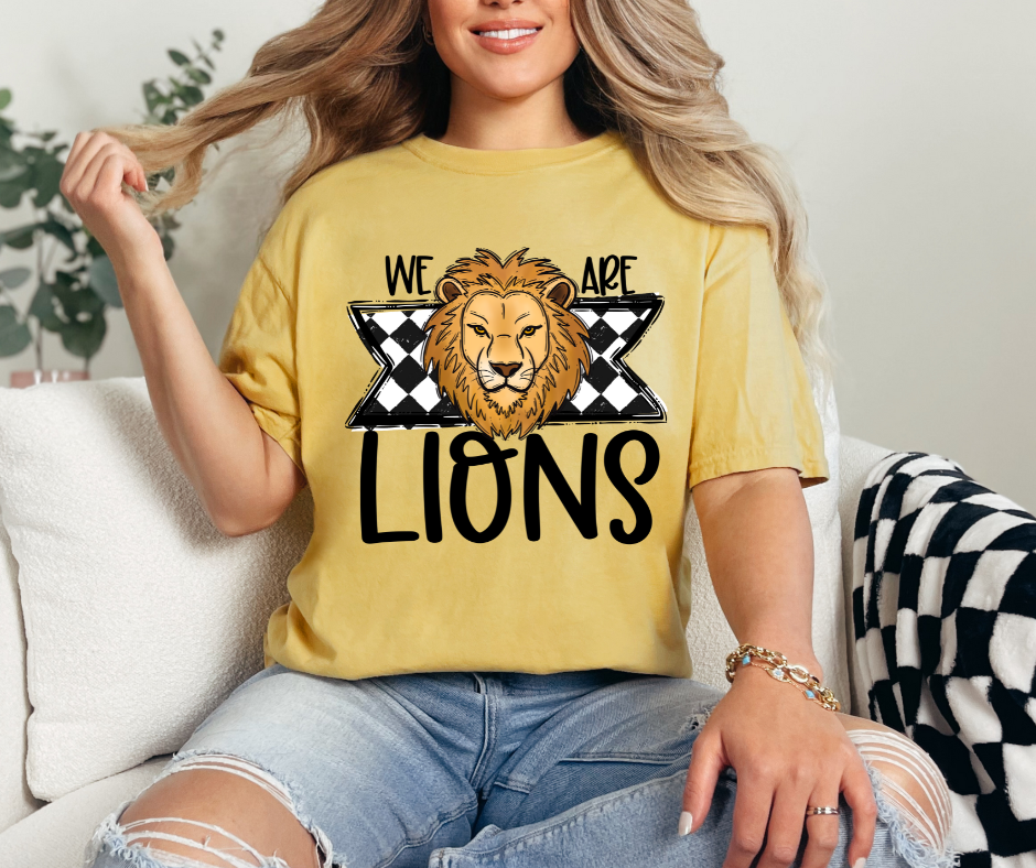 WE ARE LIONS GRAPHIC TEE