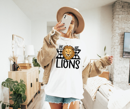 WE ARE LIONS GRAPHIC TEE